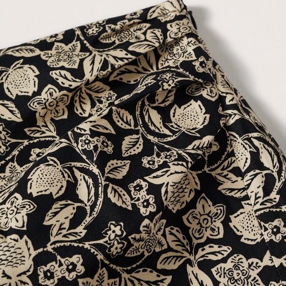 Mango Linen Black-White Floral‎ Mini Skirt Size Large - Picture 7 of 13